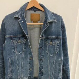 American Eagle lightly distressed Jean Jacket. Boyfriend fit. NWOT. AE Size S